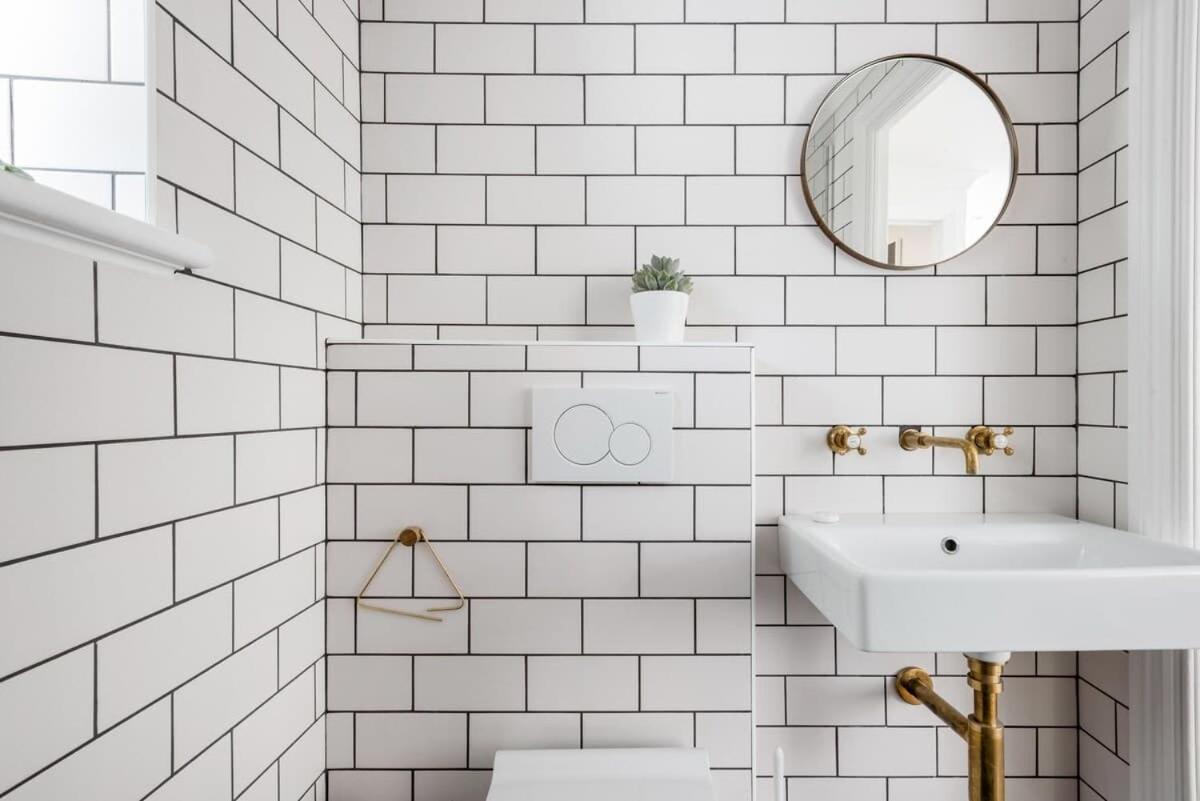 Central Georgian Townhouse With Free Parking Bath Ngoại thất bức ảnh